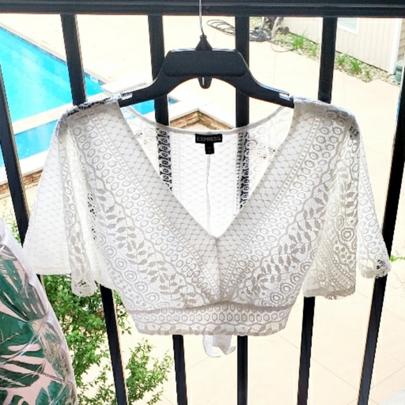 Express Tops - pretty lace crop top 😇